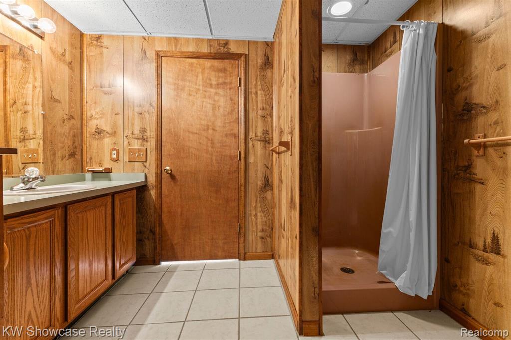 766 WHITE HOUSE Drive, Highland, MI 48356 — Photo 47