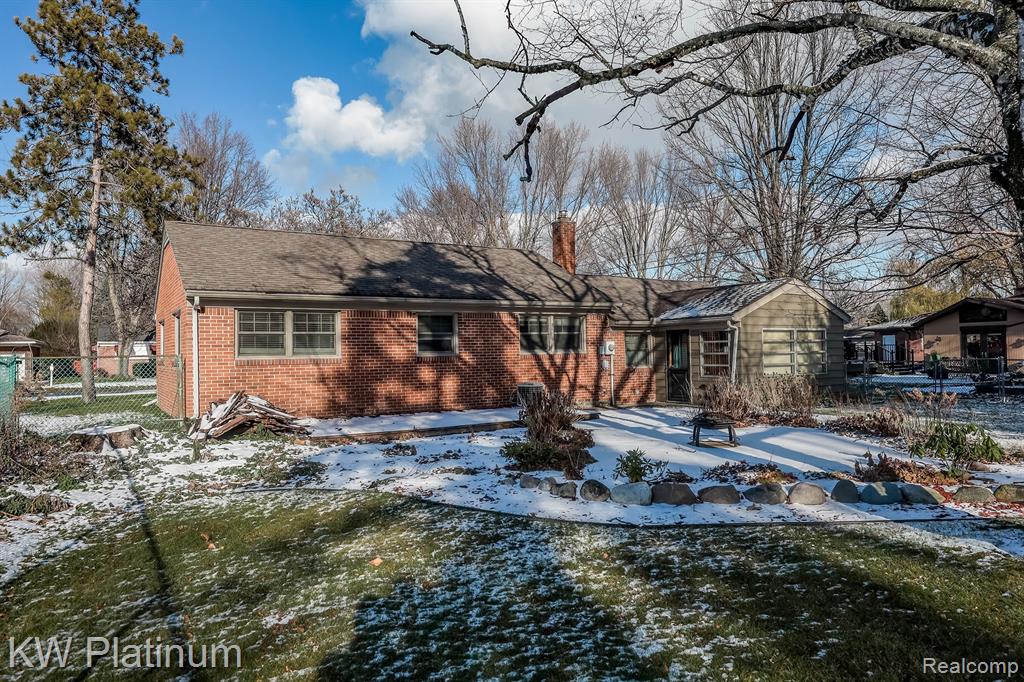 541 Cloverlawn Street, East China, MI — Photo 25