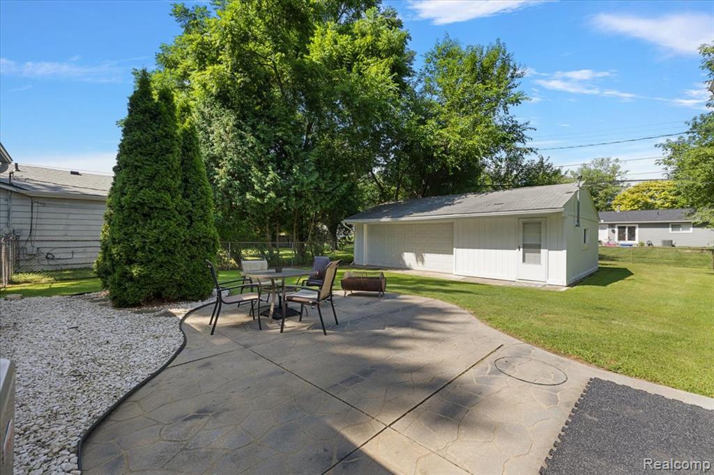 45481 Wakefield Street, Shelby Twp, MI 48317 — Photo 40