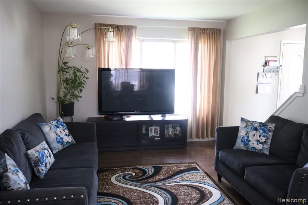 39552 Forbes Drive, Sterling Heights, MI 48310 — Photo 9