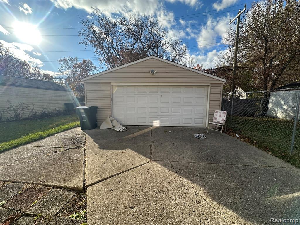 19429 Winthrop Street, Detroit, MI 48235 — Photo 25