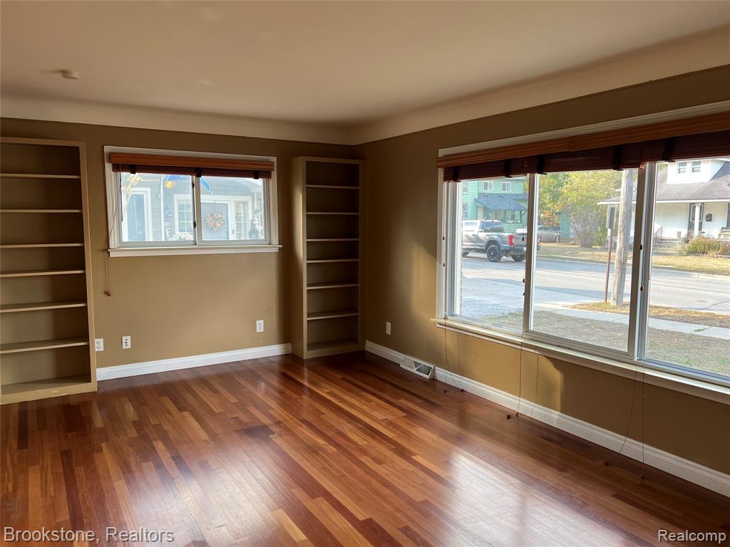 400 E Flint Street, Lake Orion, MI 48362 — Photo 7