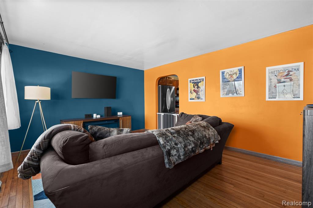 592 E Dallas Avenue, Madison Heights, MI 48071 — Photo 4