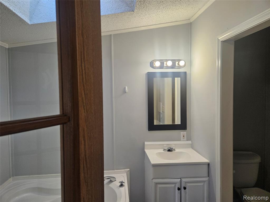 6274 Cree Ct, Flint, MI 48506 — Photo 6