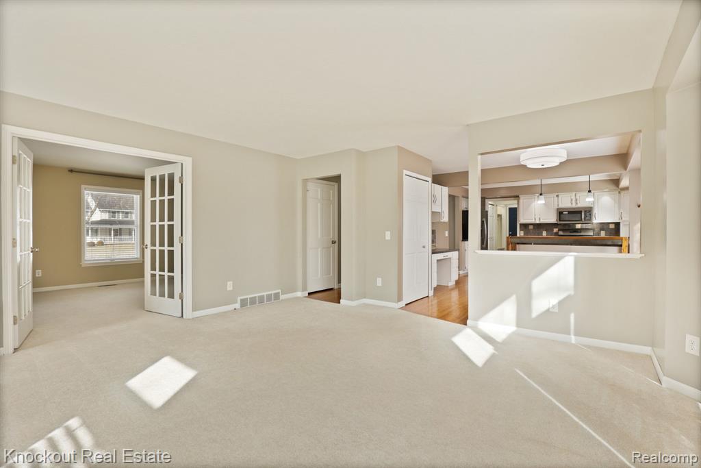 640 Timberwood Lane, Saginaw, MI 48609 — Photo 18