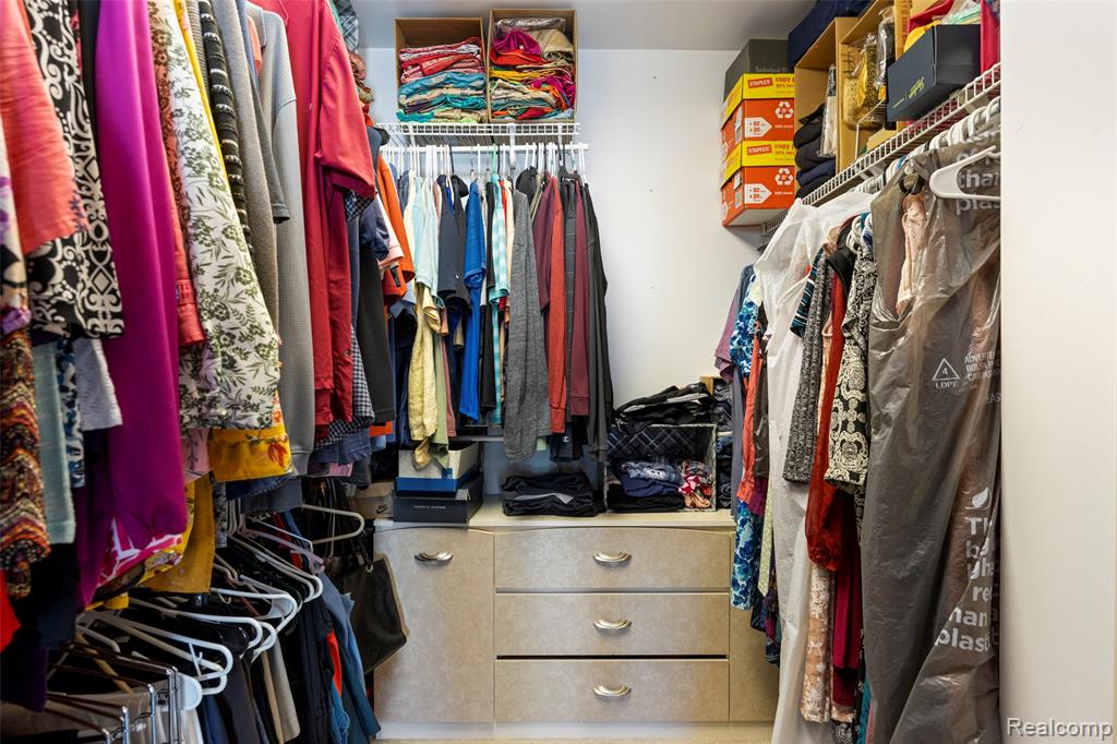 9778 Ravenshire Drive, Ypsilanti, MI 48198 — Photo 31