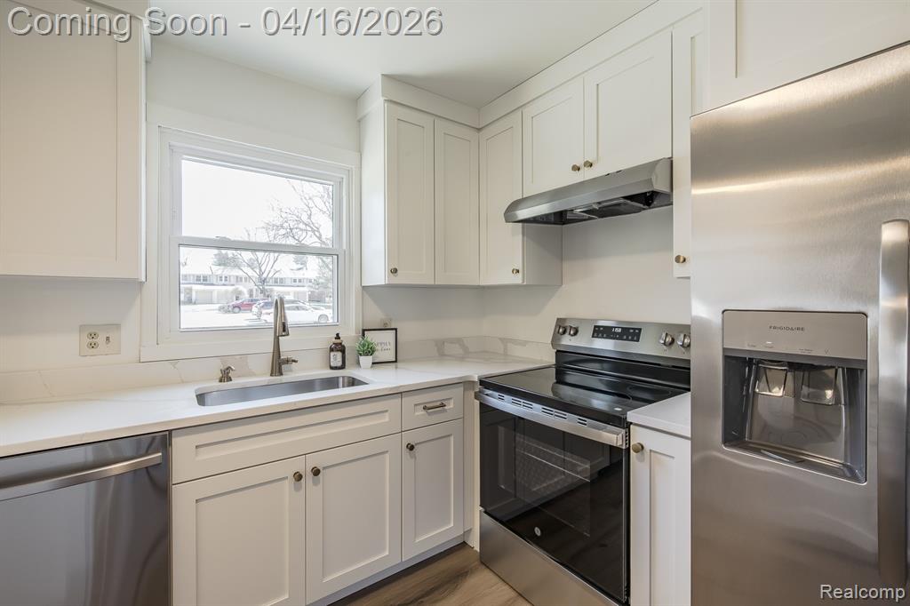 5254 Breeze Hill Place, Troy, MI 48098 — Photo 11