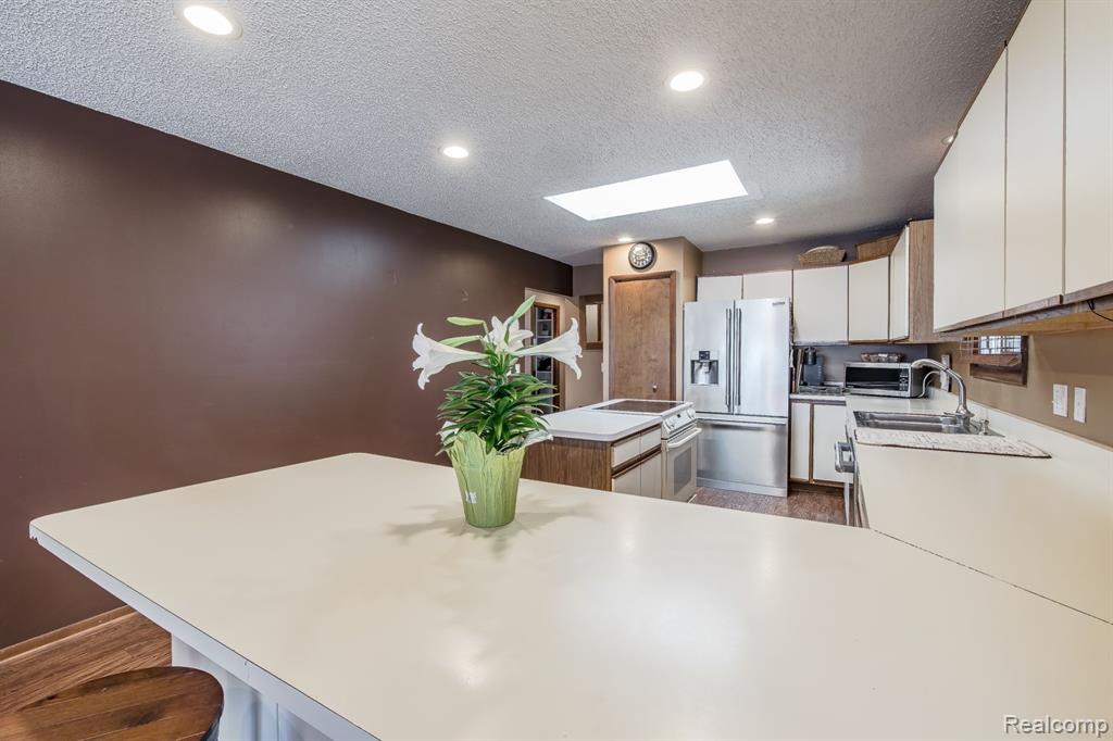 4830 SHERWELL Drive, Waterford, MI 48327 — Photo 10