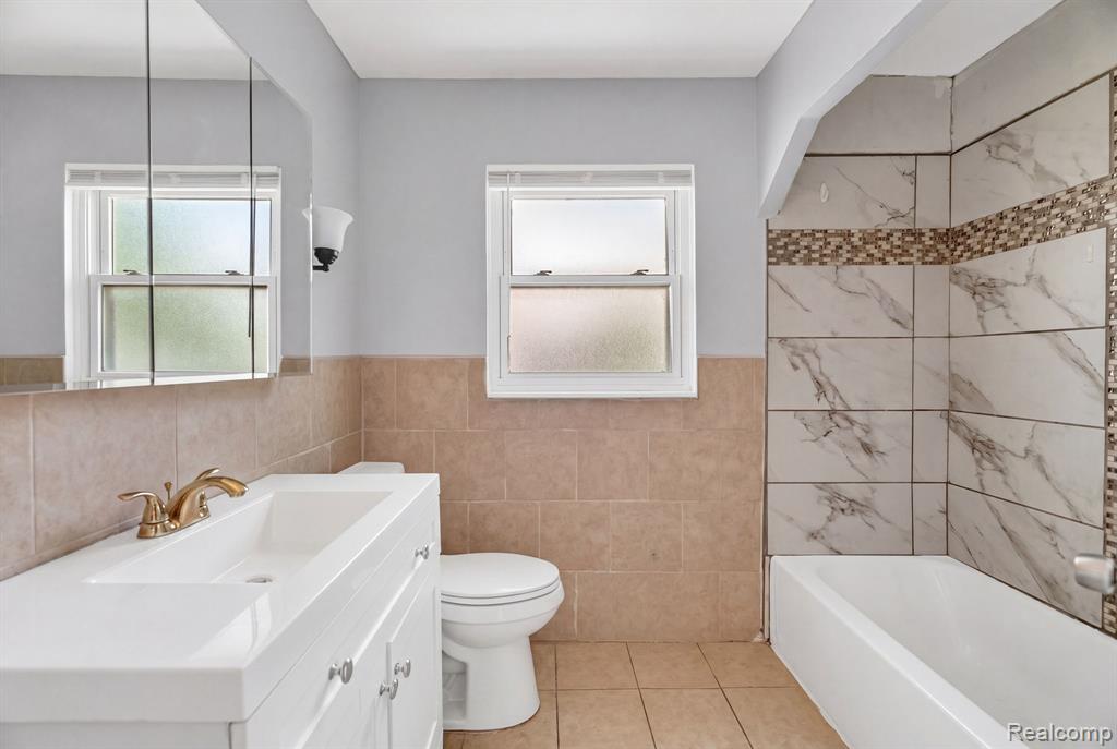 8262 E Outer Drive, Detroit, MI 48213 — Photo 30