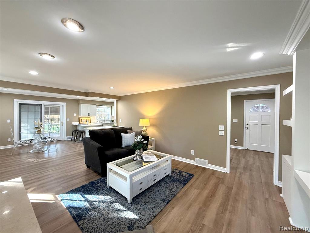 38552 Macintosh Court, Clinton Twp, MI 48036 — Photo 15