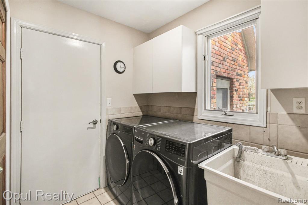 3575 Clark Circle, Commerce Twp, MI 48382 — Photo 42