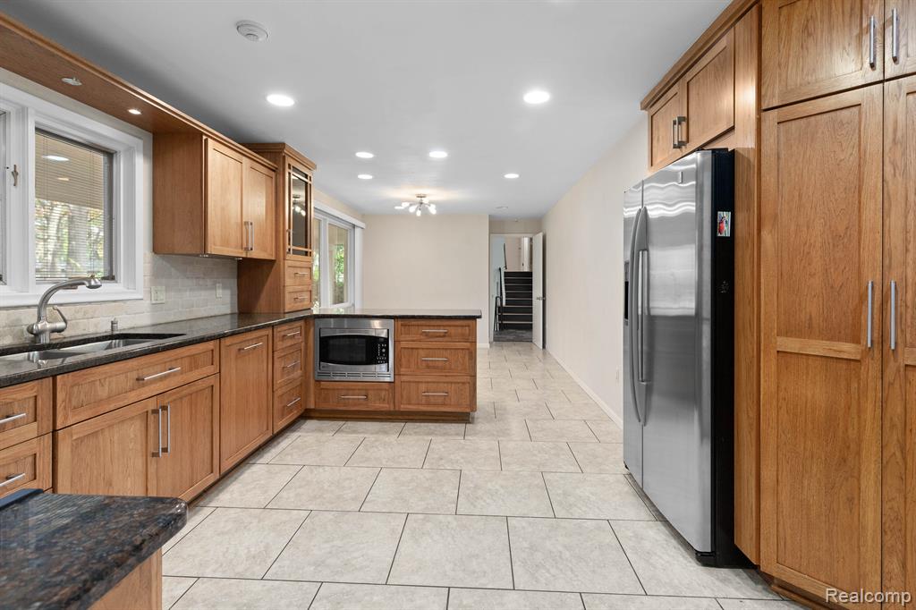 4966 Whispering Pine Lane, Bloomfield Hills, MI 48302 — Photo 15