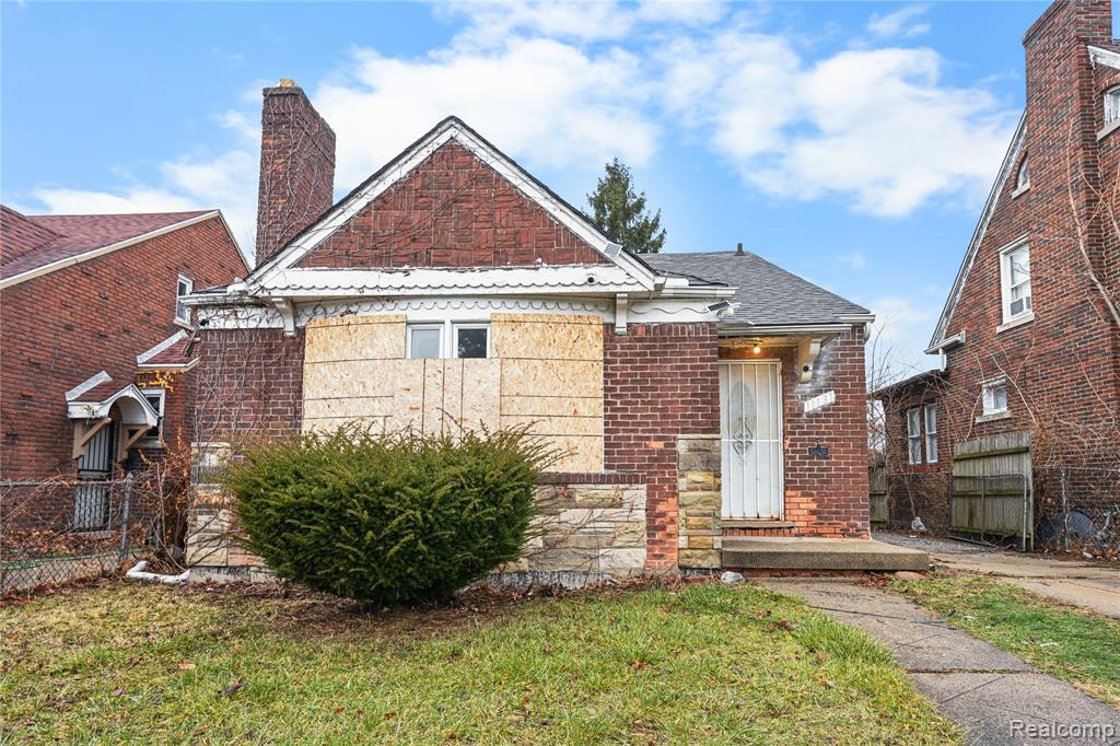11137 E Outer Drive