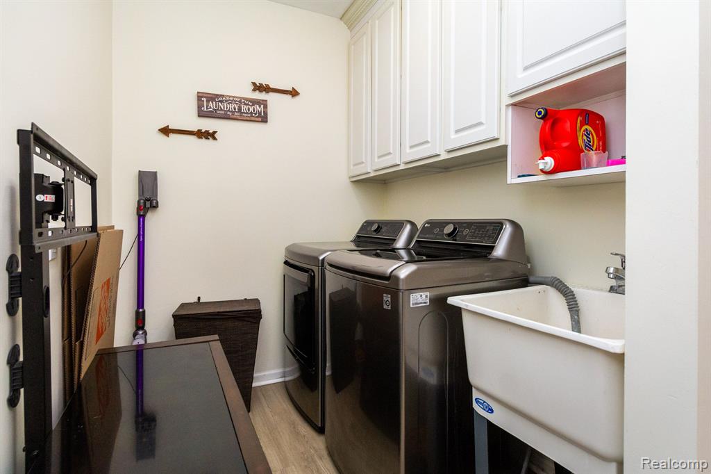 5470 MILL RACE Way, Commerce Twp, MI 48382 — Photo 40