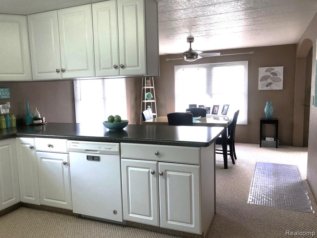 622 Cypress Court, Jonesville, MI 49250 — Photo 9