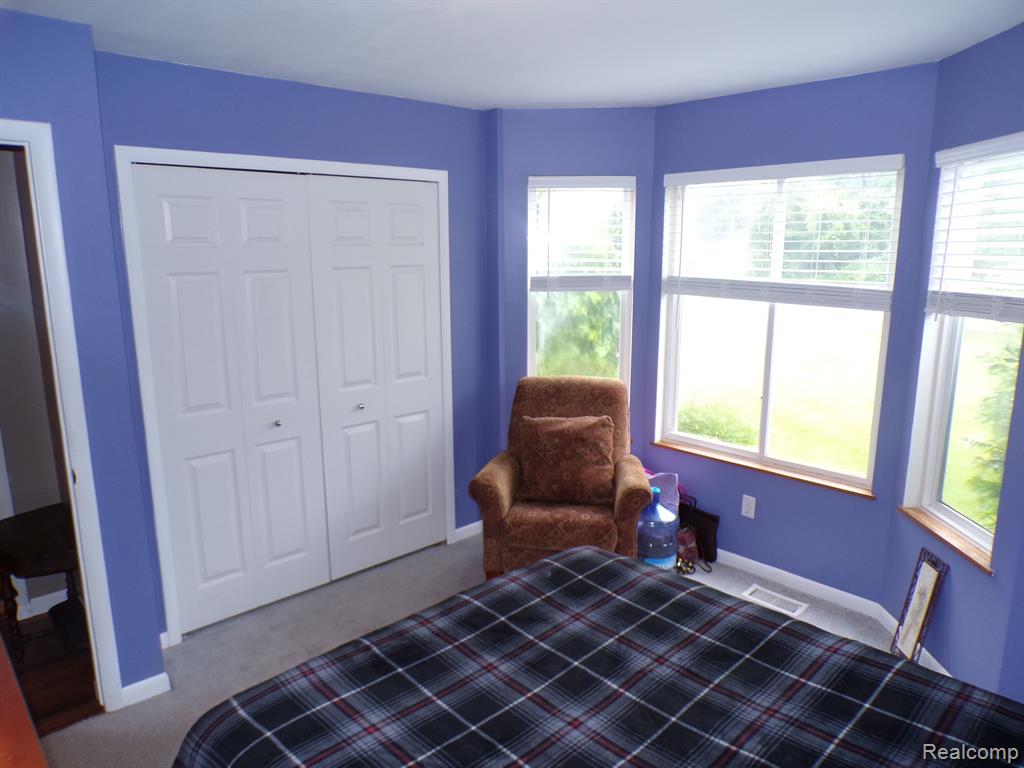 4213 CLINTONVILLE Road, Waterford, MI 48329 — Photo 9