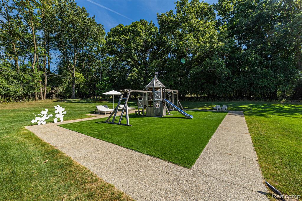 4806 Walnut Lake Road, Bloomfield Hills, MI 48301 — Photo 43
