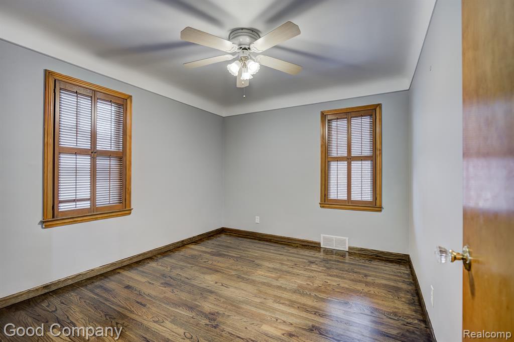 464 MORAN Road, Grosse Pointe Farms, MI 48236 — Photo 24