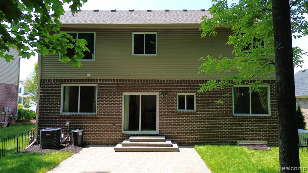 13401 STAMFORD Road, Belleville, MI 48111 — Photo 39