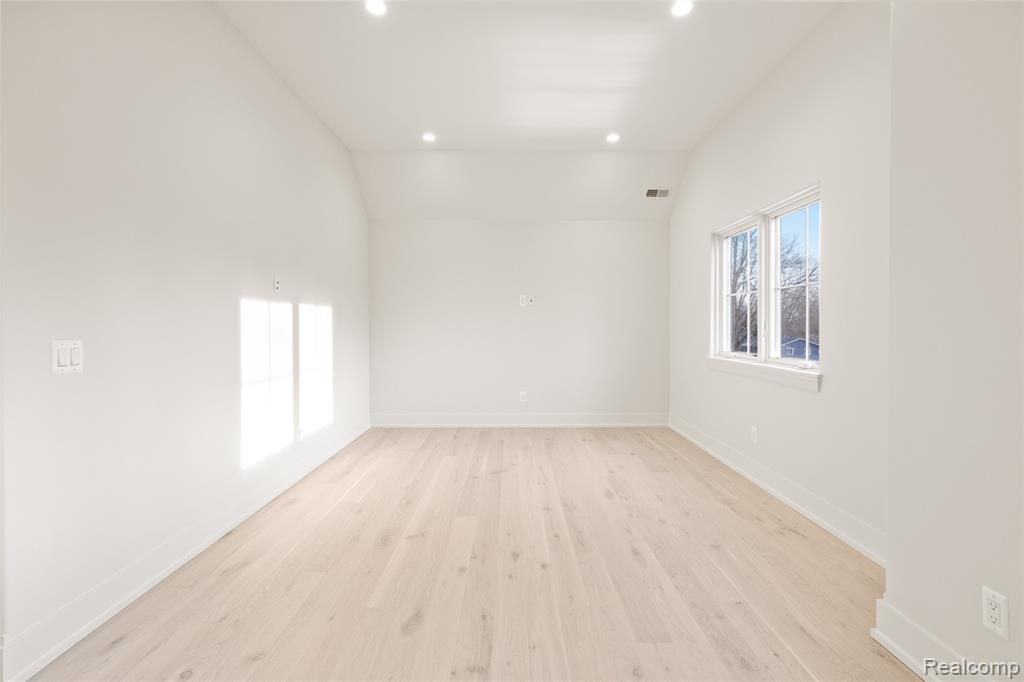 2802 HEATHFIELD Road, Bloomfield Hills, MI, 48301