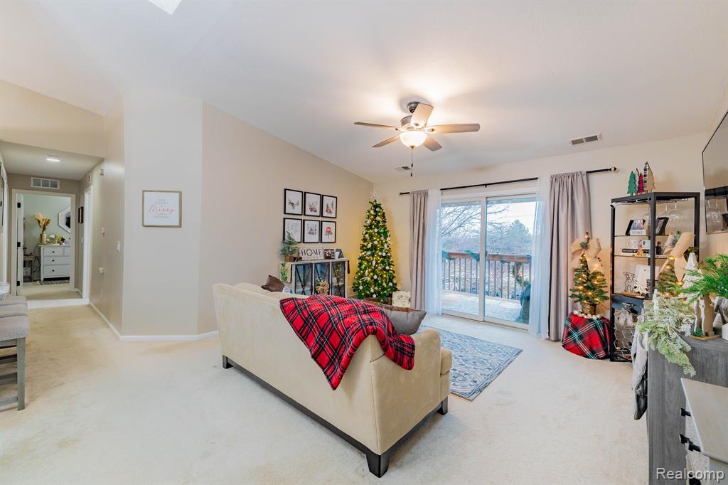 1305 HARBOUR Drive, 13, Trenton, MI 48183 — Photo 6