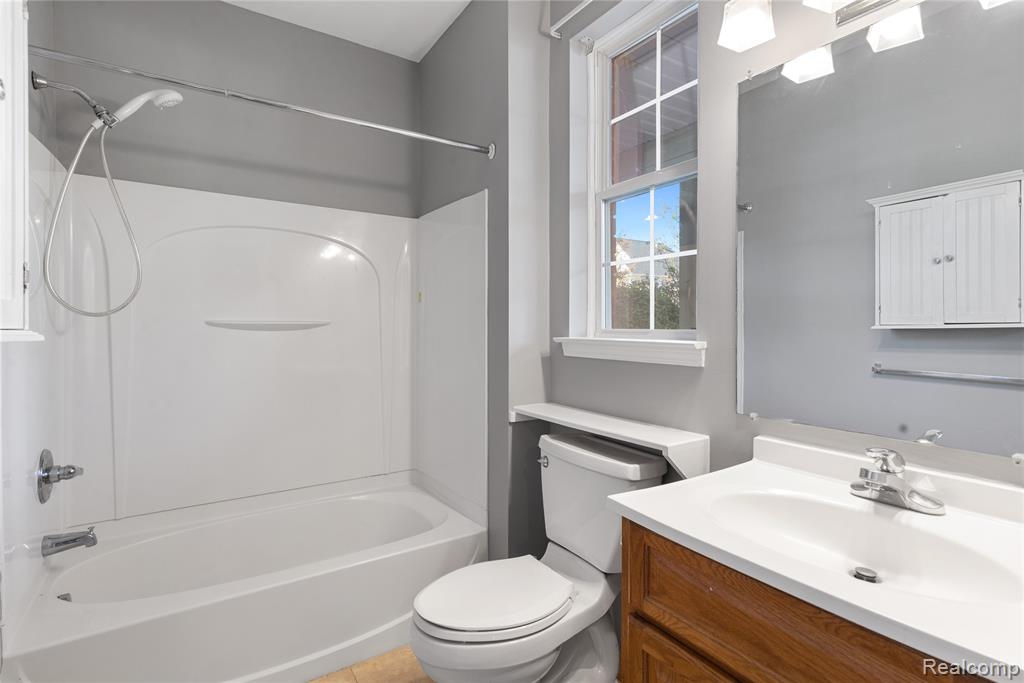 3962 Cherry Creek Lane, 11, Sterling Heights, MI 48314 — Photo 13