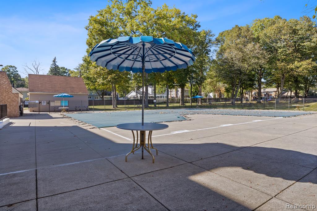 1961 WICKHAM Street, Royal Oak, MI 48073 — Photo 35