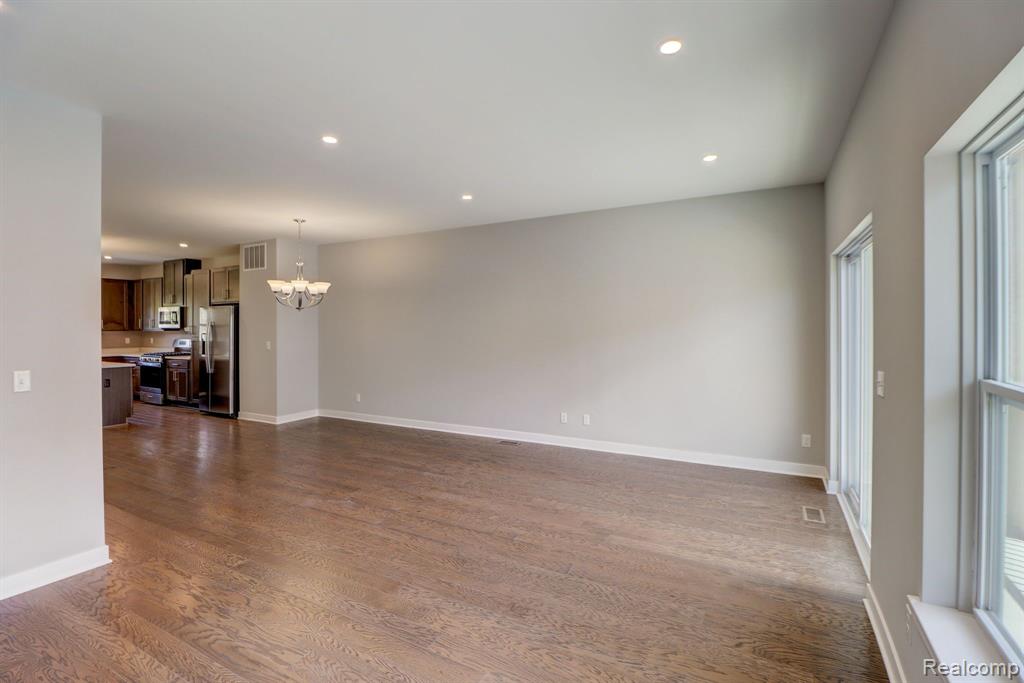 25503 GRANDVIEW Lane, 26, Novi, MI — Photo 19