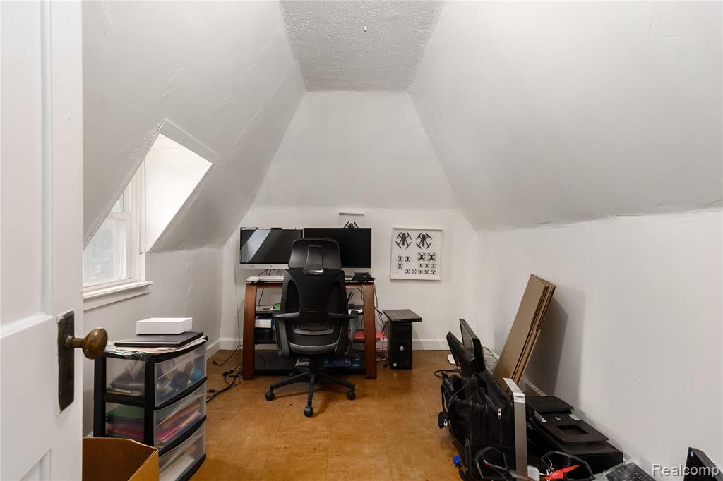 1735 LINCOLNSHIRE Drive, Detroit, MI, 48203