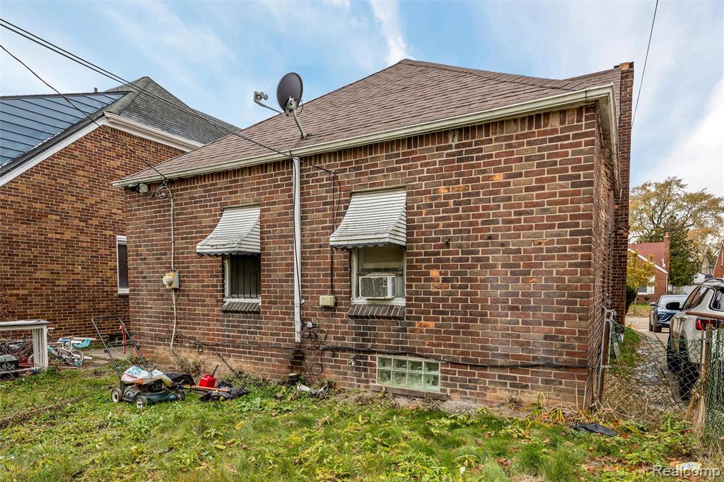 9222 Hartwell, Detroit, MI 48228 — Photo 14