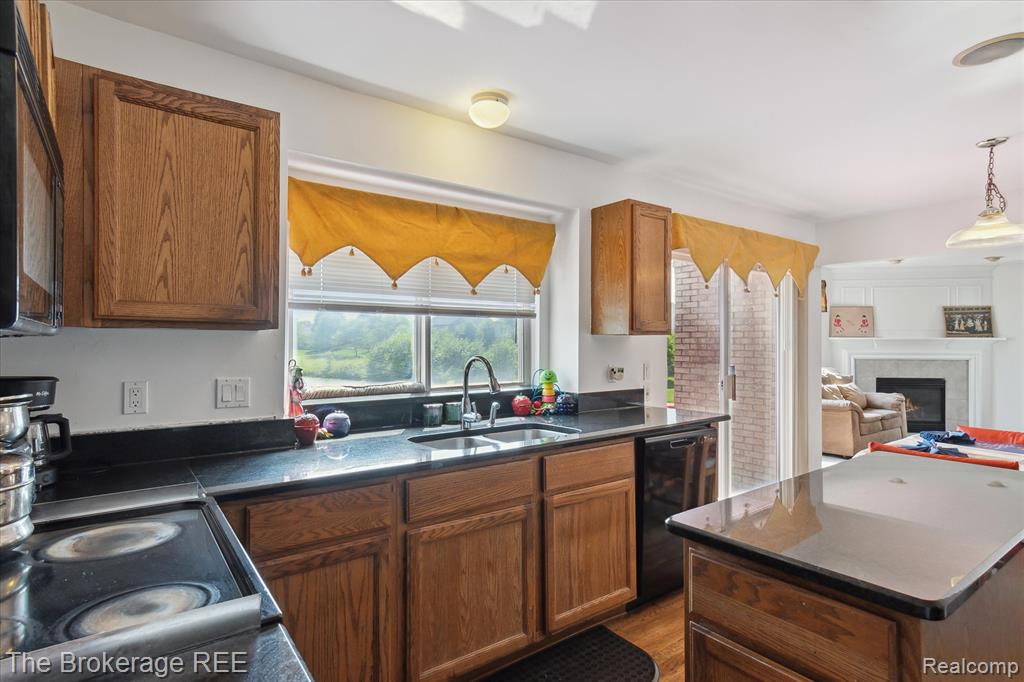 4104 Pond Run, Canton, MI 48188 — Photo 17