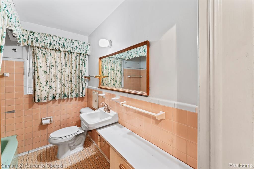 8152 Virgil Street, Dearborn Heights, MI 48127 — Photo 17