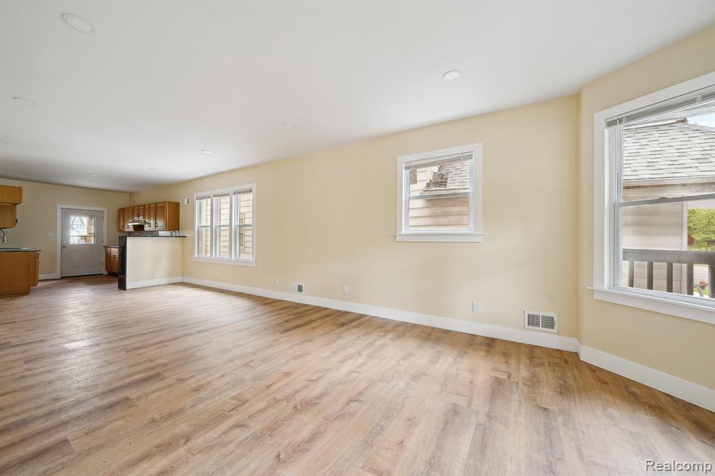 4222 Cadillac Boulevard, Detroit, MI 48214 — Photo 2