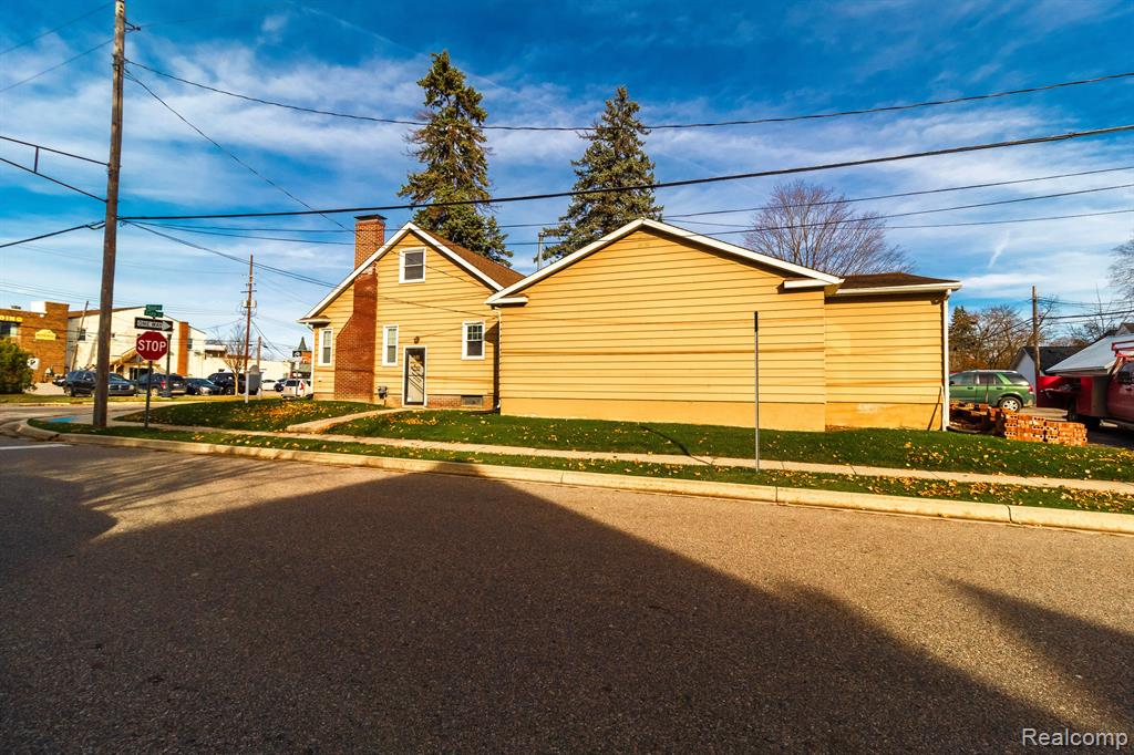 441 CLAY Street, Lapeer, MI 48446 — Photo 5