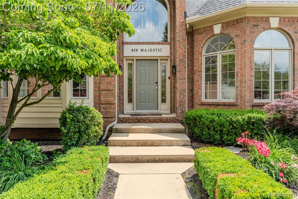 819 Majestic Drive, Rochester Hills, MI 48306 — Photo 42