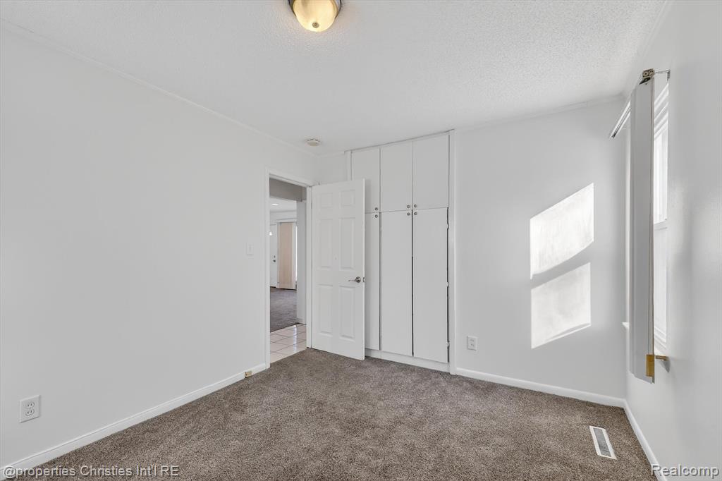 10111 Troy Street, Oak Park, MI, 48237