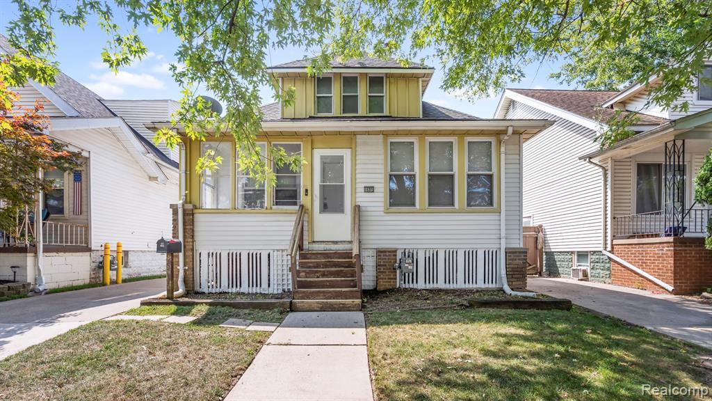 1635 Mill Street, Lincoln Park, MI 48146