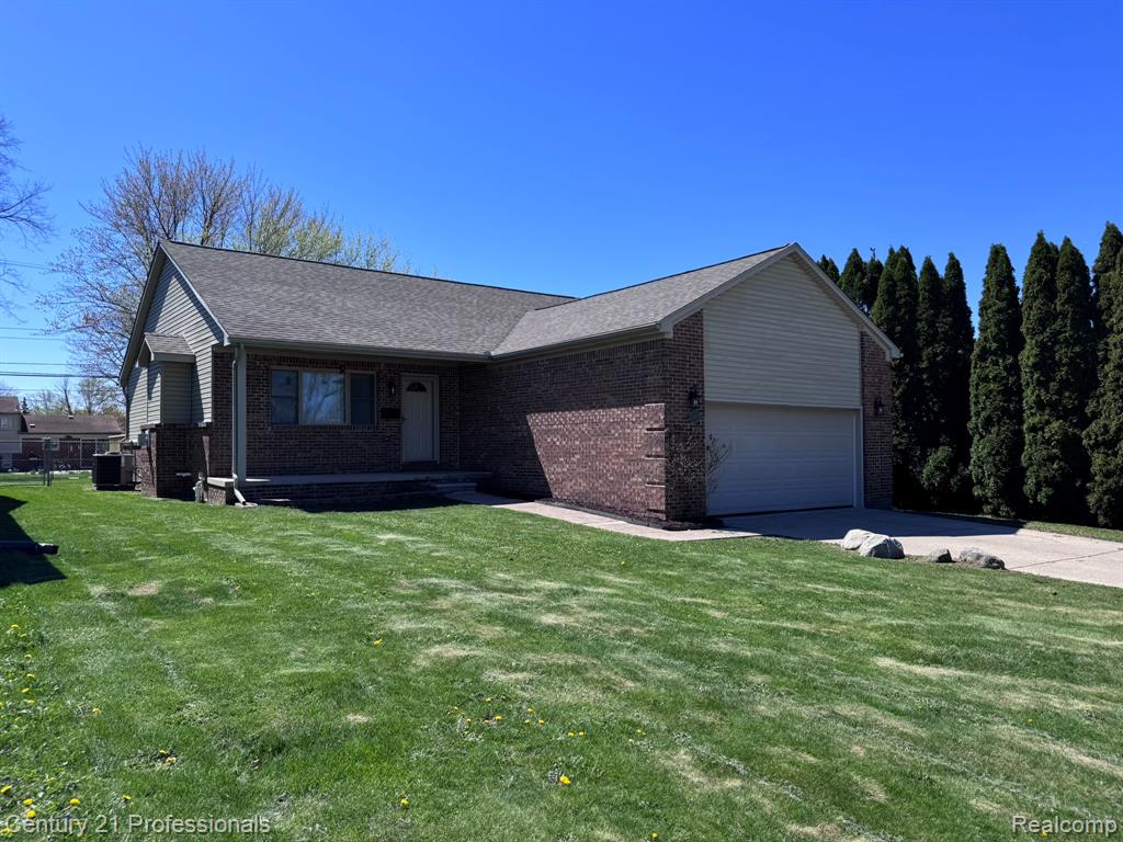 31495 Cambridge Street, Garden City, MI — Photo 2