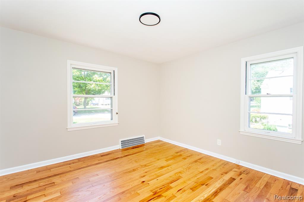 4056 Robina Avenue, Berkley, MI 48072 — Photo 13