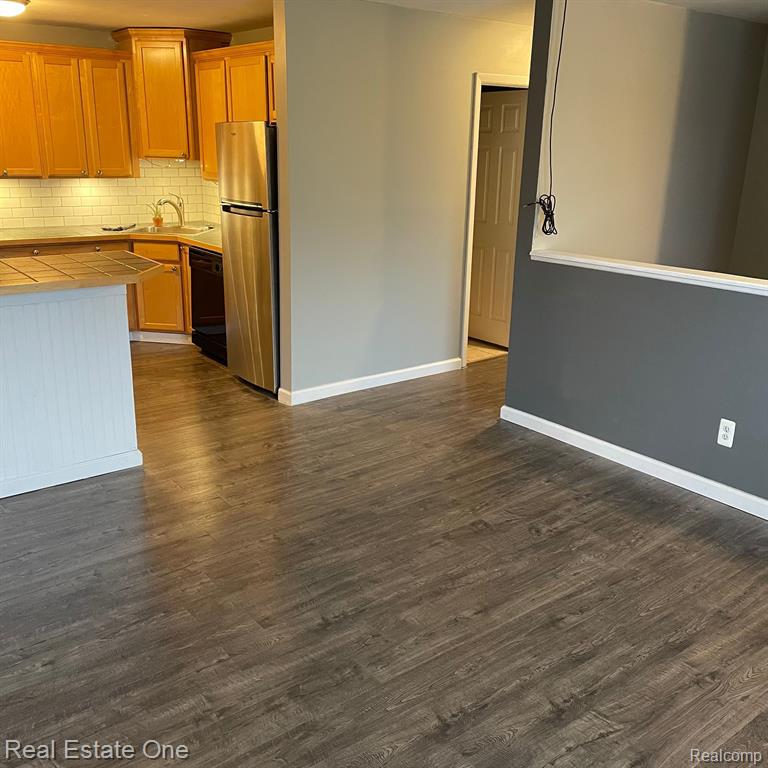 7220 BLUEWATER Drive, Clarkston, MI 48348 — Photo 10