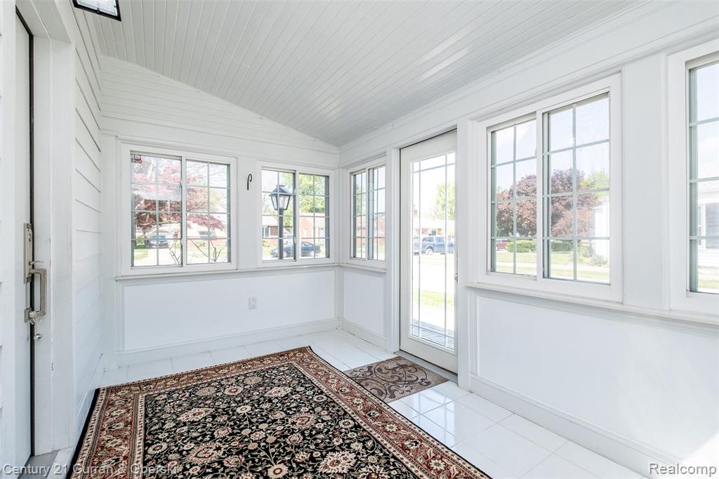 11700 Farley, Redford, MI 48239 — Photo 49
