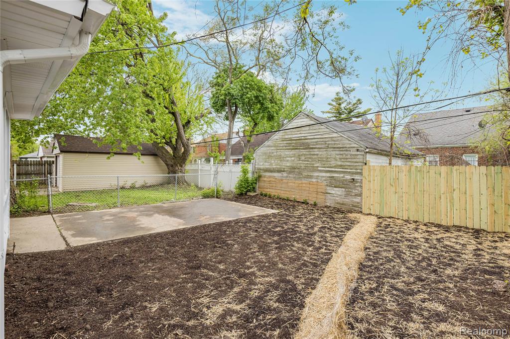 16871 Asbury Park, Detroit, MI 48235 — Photo 10