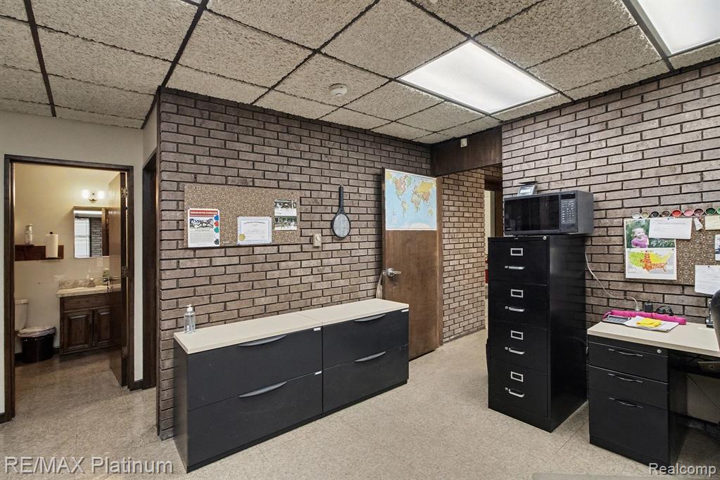 1200 HOLDEN AVENUE, Milford, MI, 48381
