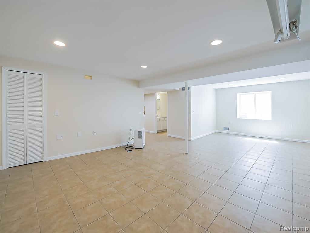 8701 Brookville Road, Plymouth, MI 48170 — Photo 36