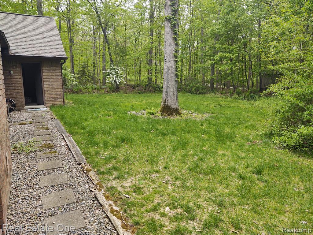 8841 FOSTER Road, Clarkston, MI — Photo 17