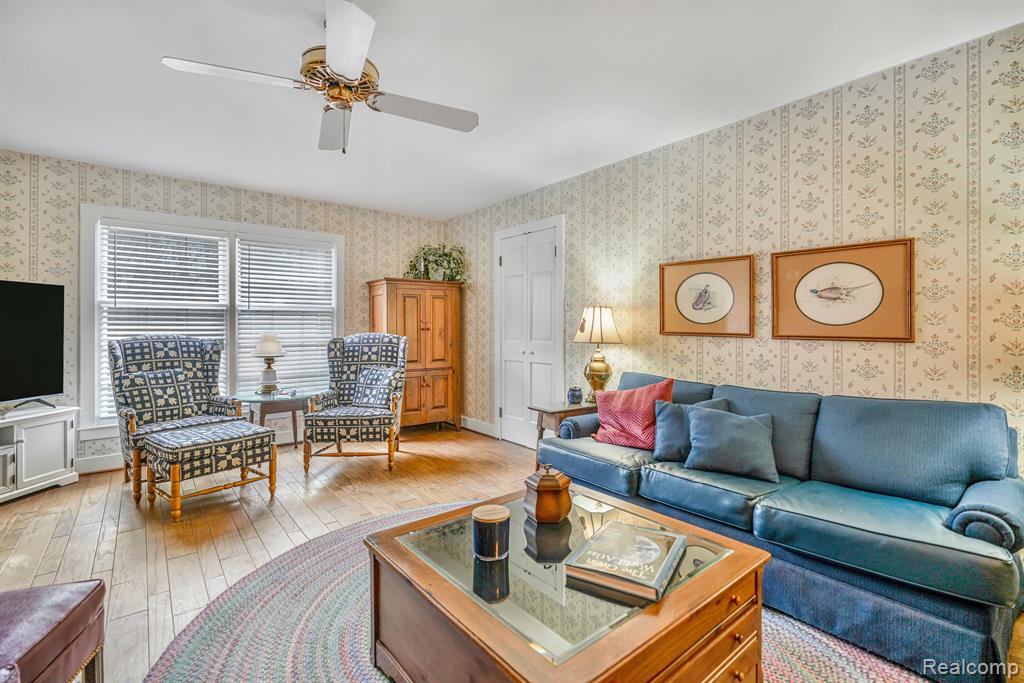 4304 Lapeer Road, Burton, MI 48509 — Photo 9