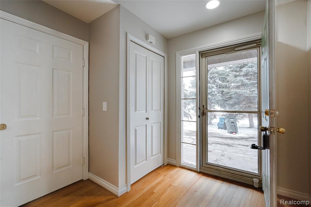 6170 N NEWBURGH Road, Westland, MI — Photo 5