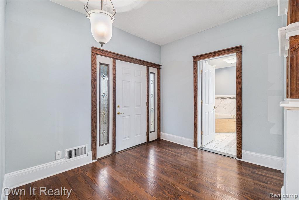 9029 MCGRAW Street, Detroit, MI 48210 — Photo 12