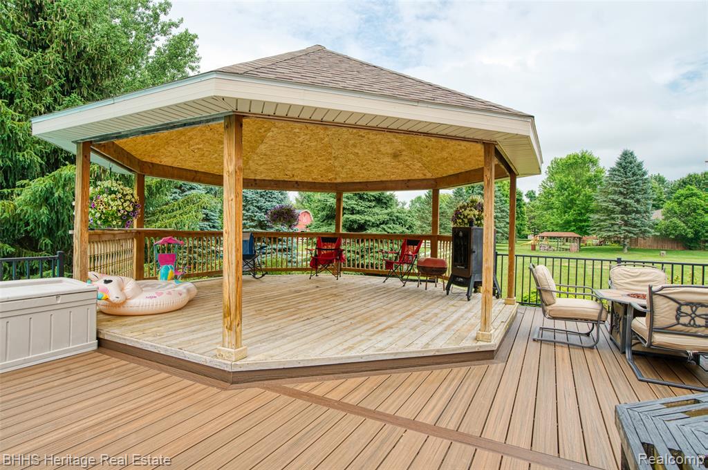 6952 Sharpe Road, Fowlerville, MI 48836 — Photo 53