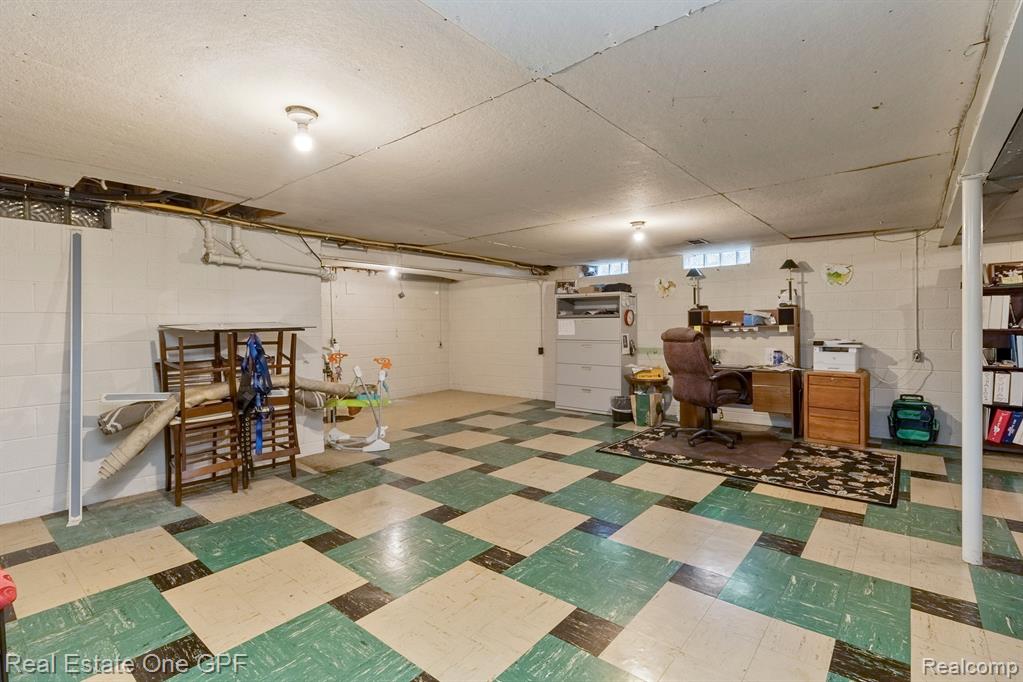 60 MOORLAND Drive, Grosse Pointe Shores, MI 48236 — Photo 55